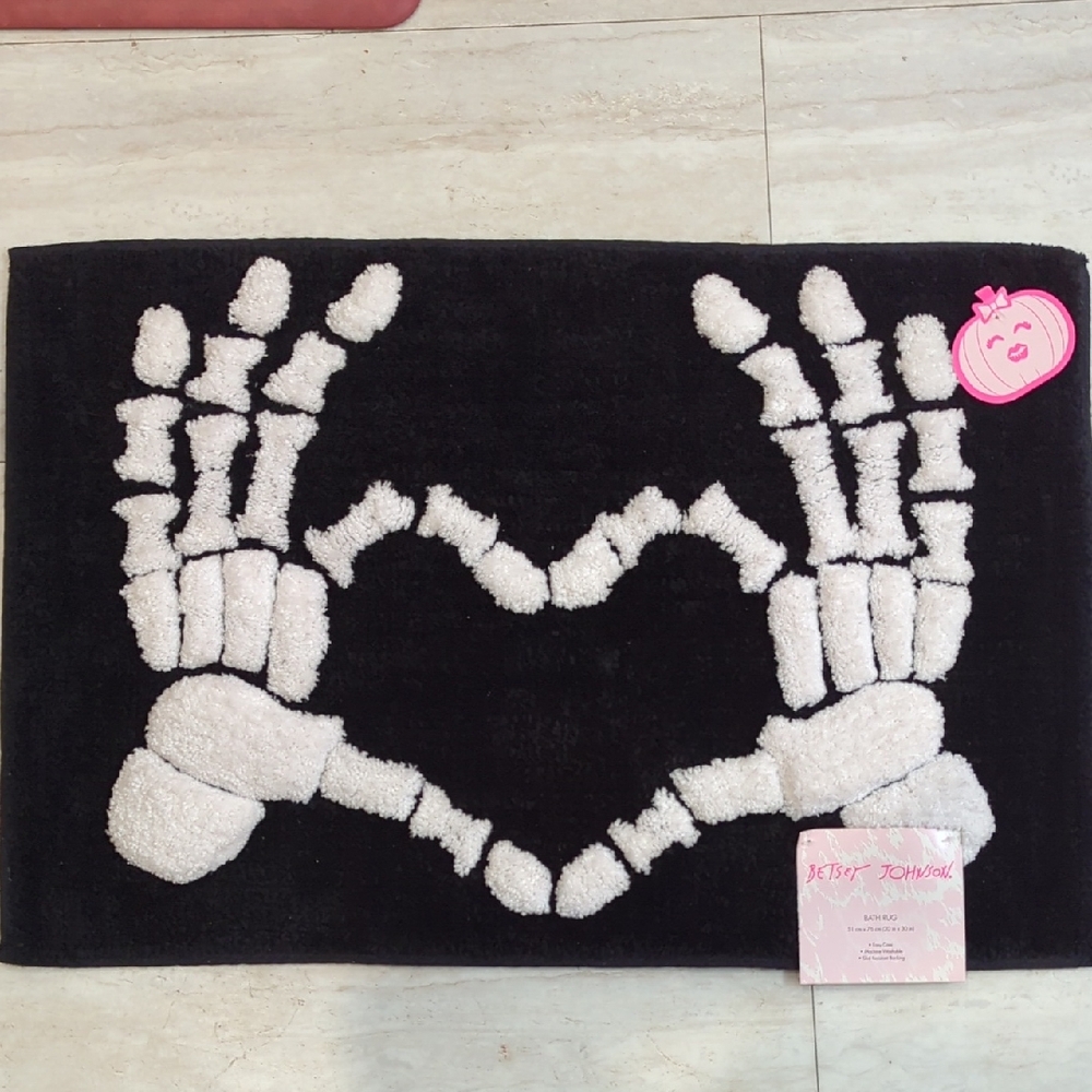 Betsey Johnson Skeleton Hand Bath Mat - Black and White